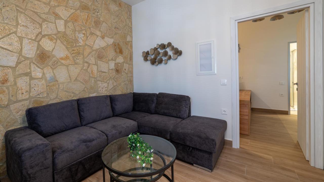Melitta'S Luxury Apartments Anthousa  Exterior photo