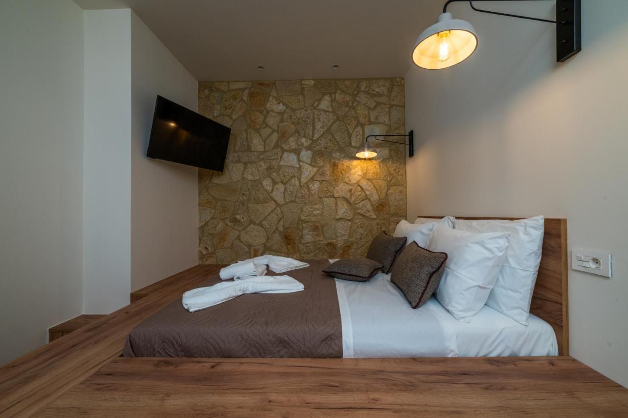 Melitta'S Luxury Apartments Anthousa  Exterior photo